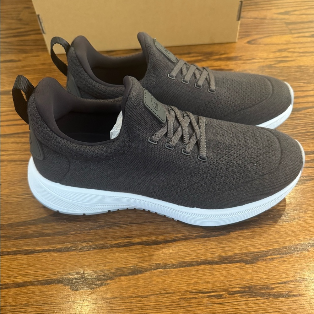Peter Millar Gray Sneakers with Sleek Design and Cushioned Comfort